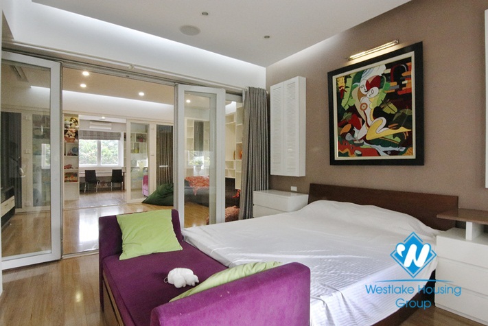 Fully furnished pool villa to rent in Vinhomes Riverside Hanoi